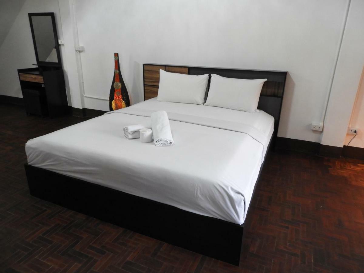 P'Lyn House Hotel Chiang Mai Exterior foto